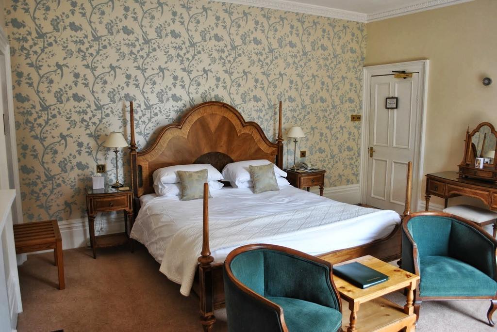 Chiseldon House Country house